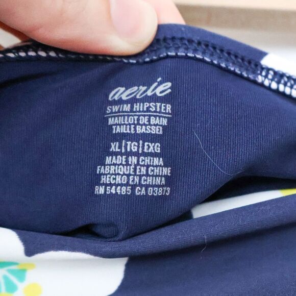 Aerie Navy and White Daisy Strappy Triangle Bikini L/XL - Picture 5 of 10